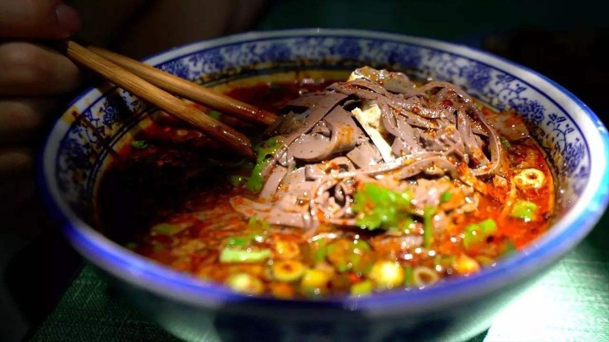 西安美食有哪些（西安人推荐的本地美食攻略）