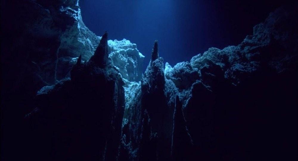 世界最深的海沟是哪（地球最深海沟“马里亚纳”介绍）