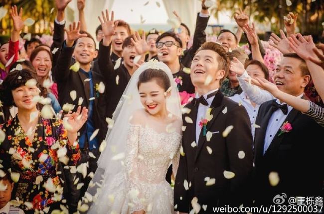 王栎鑫什么时候离的婚（网友：婚变结局早已预兆）