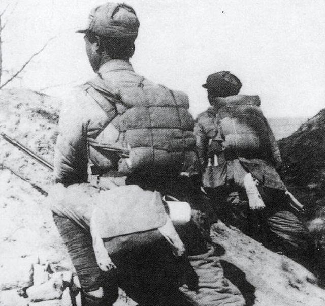 一个纵队多少人(一班一排一连一营一团多少人)