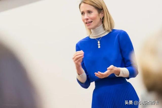 （她是世界首位女总理），（她是世界首位女总理（44岁当选史上第一位女总理）