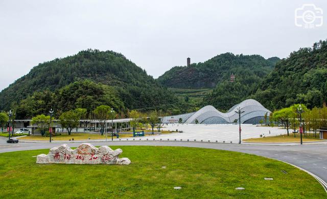 酉阳桃花源景区，重庆酉阳桃花源景区几月份去合适（桃花源、叠石花谷、龚滩古镇等六大景点玩到尽兴）