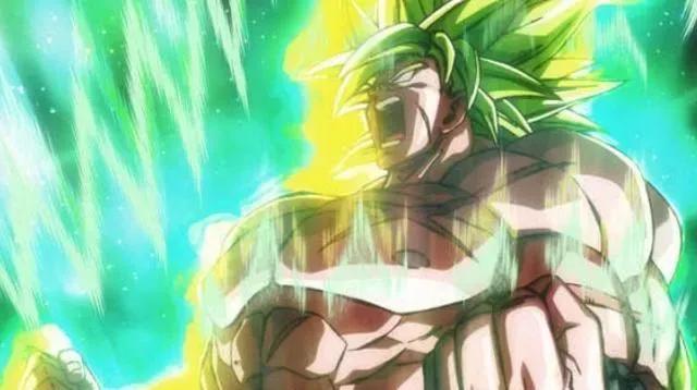 相貌:常态的布罗利是一个眼神黯淡,没有表情的青年.