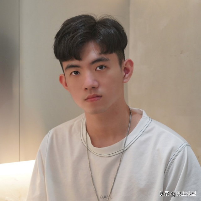 男生还在留"锅盖头"?建议你剪这6款发型,阳光又帅气