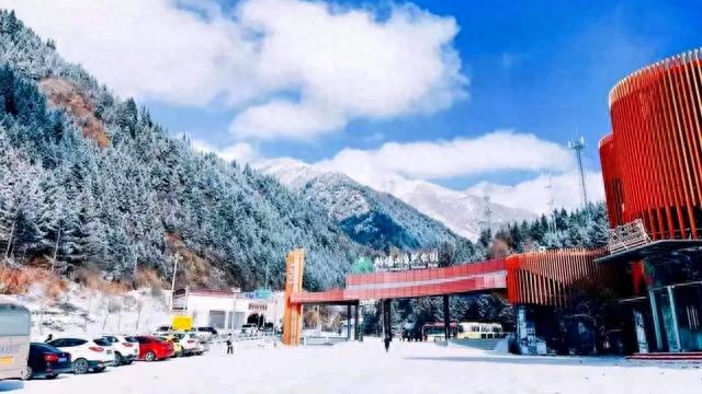 离天空最近的冰雪世界—鹧鸪山