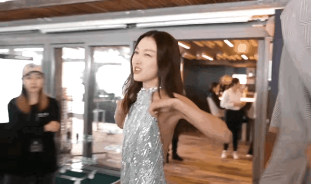 周冬雨多少岁了今年多大，32岁周冬雨被质疑面相变了