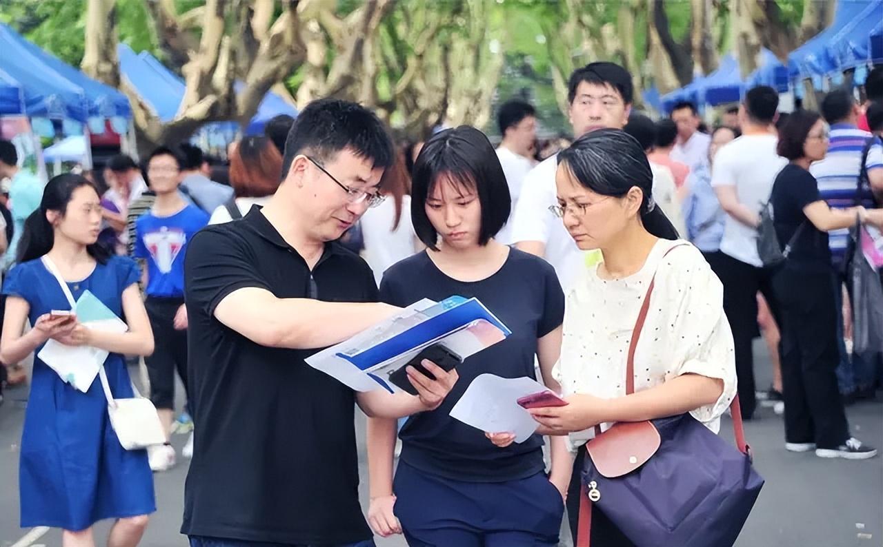 张雪峰最不建议上的专业有哪些（6个不适合普通学生报考的专业盘点）