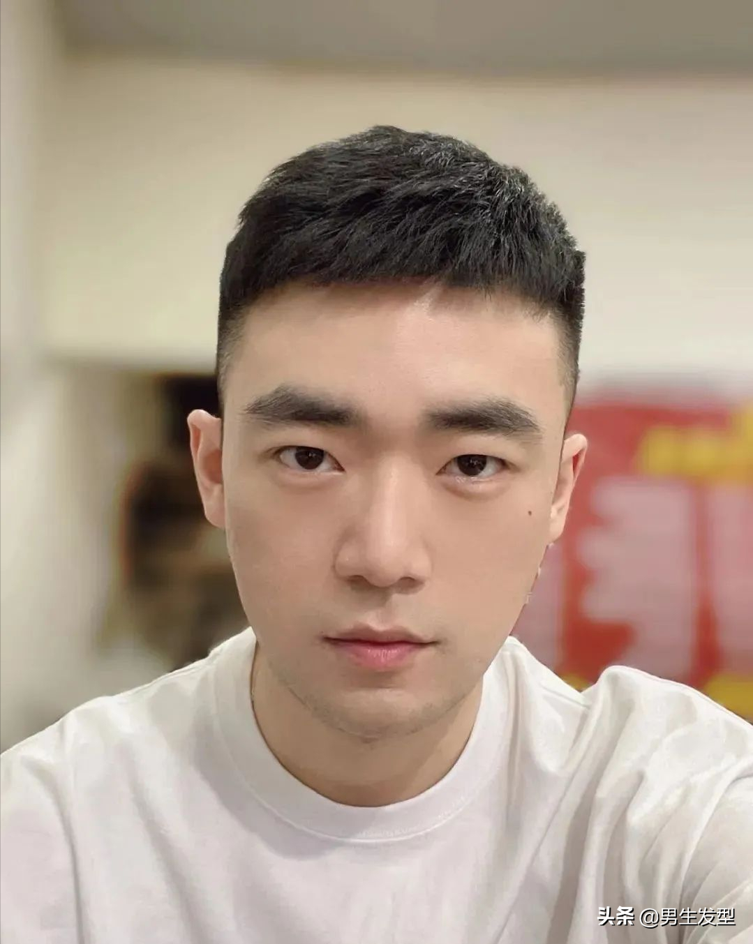 发型图片男帅气短发(推荐3款最帅气的"短发"造型)