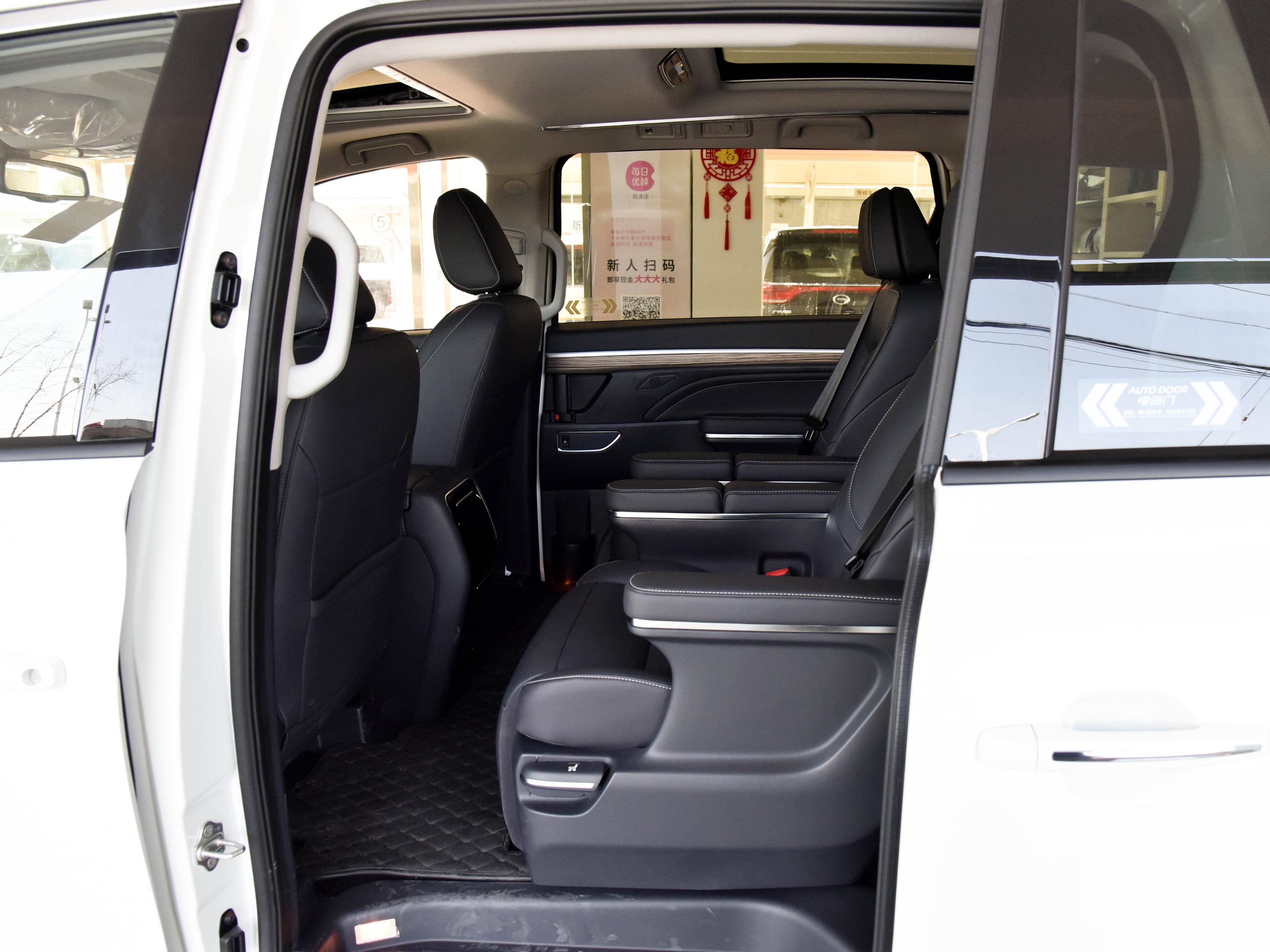 广汽传祺商务车7座gm8(价格才是塞纳的一半) - 四帝国车市