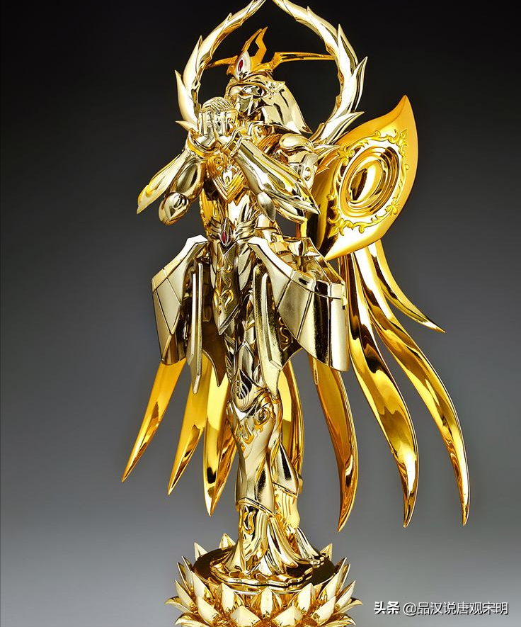 12件金色战神衣拥有者(虎牙悲喜拿到金色战神衣)
