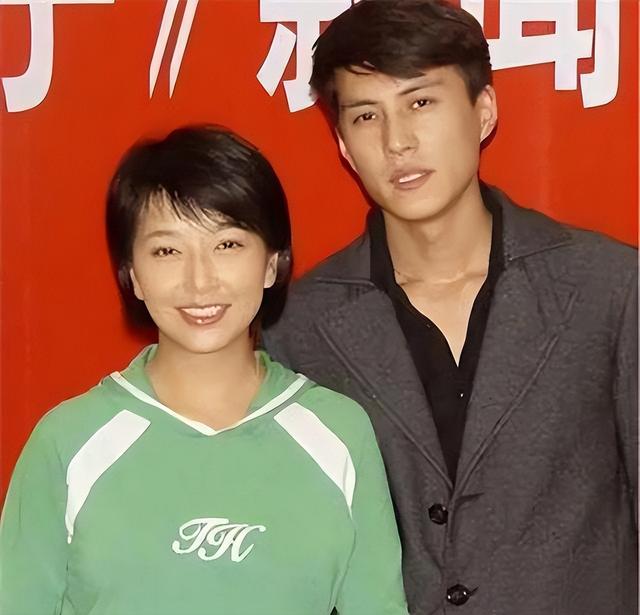 靳东个人资料和身高，结了婚就要对妻子负责到底