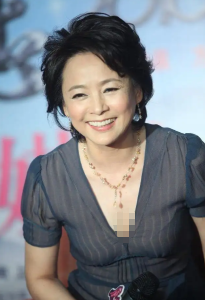 成名后离开丈夫远赴美国,65岁无子女,《庐山恋》张瑜现状如何?