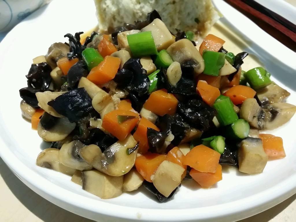 西安美食有哪些（西安人推荐的本地美食攻略）