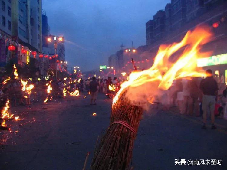 火把节是哪个民族的节日（详解云南四大“火把节”由来）