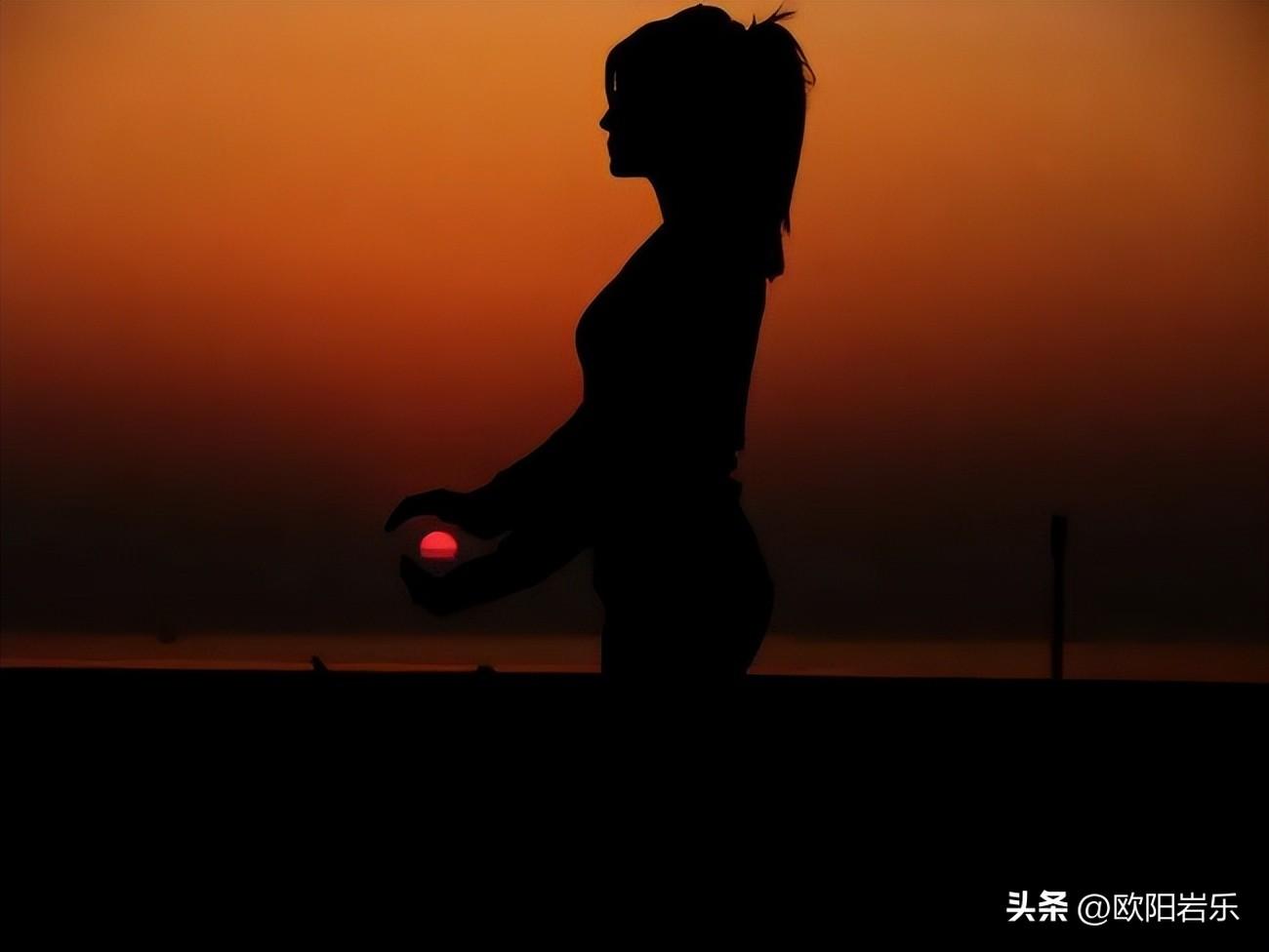 女人拍照怎么摆姿势好看（21个适合女生的经典拍照pose）