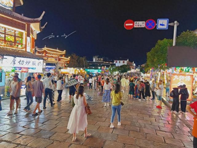 实拍广西桂林“阳朔西街”，曾经被称为洋人街，如今变成什么样？