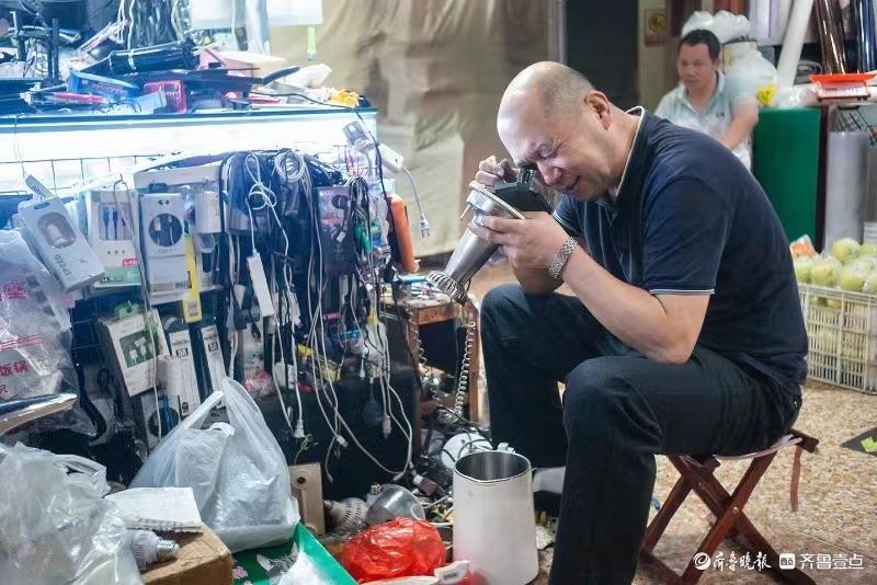 济南西市场家电维修安装 济南新世界商场的电器维修工匠老岳